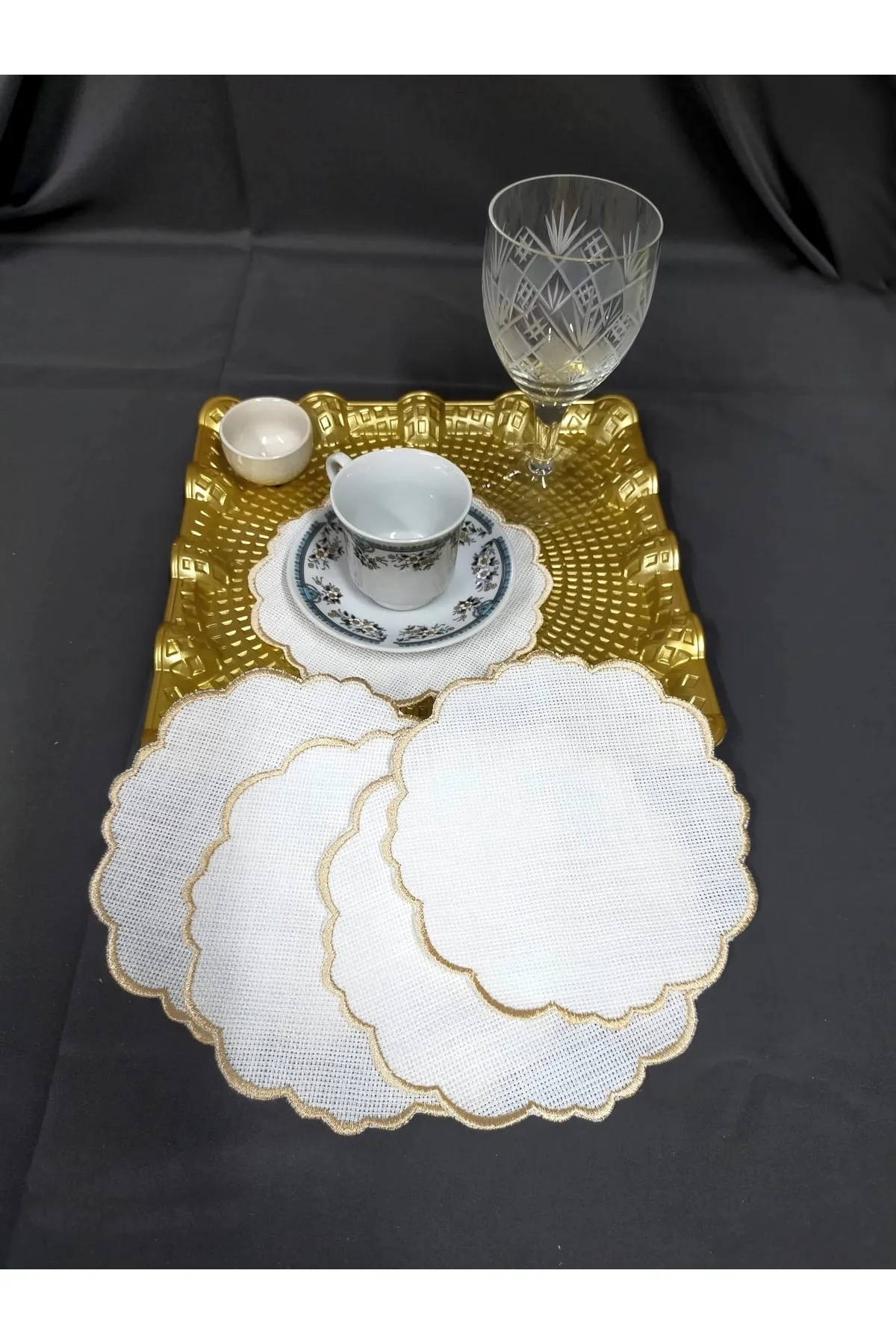 GOLD YUVARLAK DALGALI SUNUM PEÇETE  - 6 ADET  -