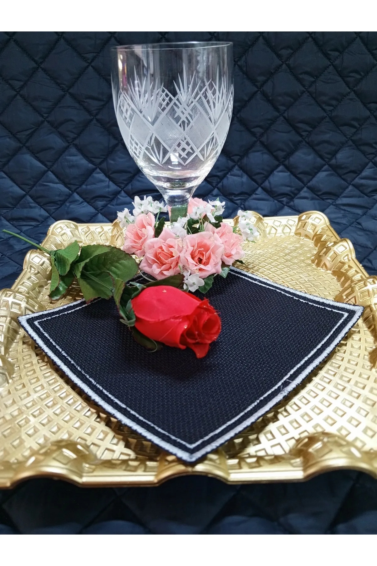 İÇ İÇE KARE GÜMÜŞ SİYAH SUNUM  PEÇETESİ - 6 ADET  -