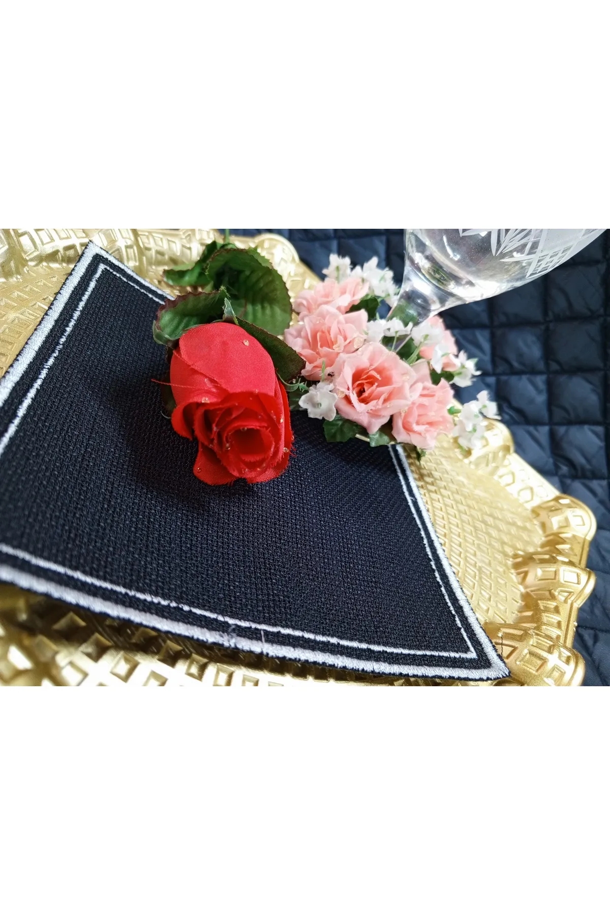 İÇ İÇE KARE GÜMÜŞ SİYAH SUNUM  PEÇETESİ - 6 ADET  -