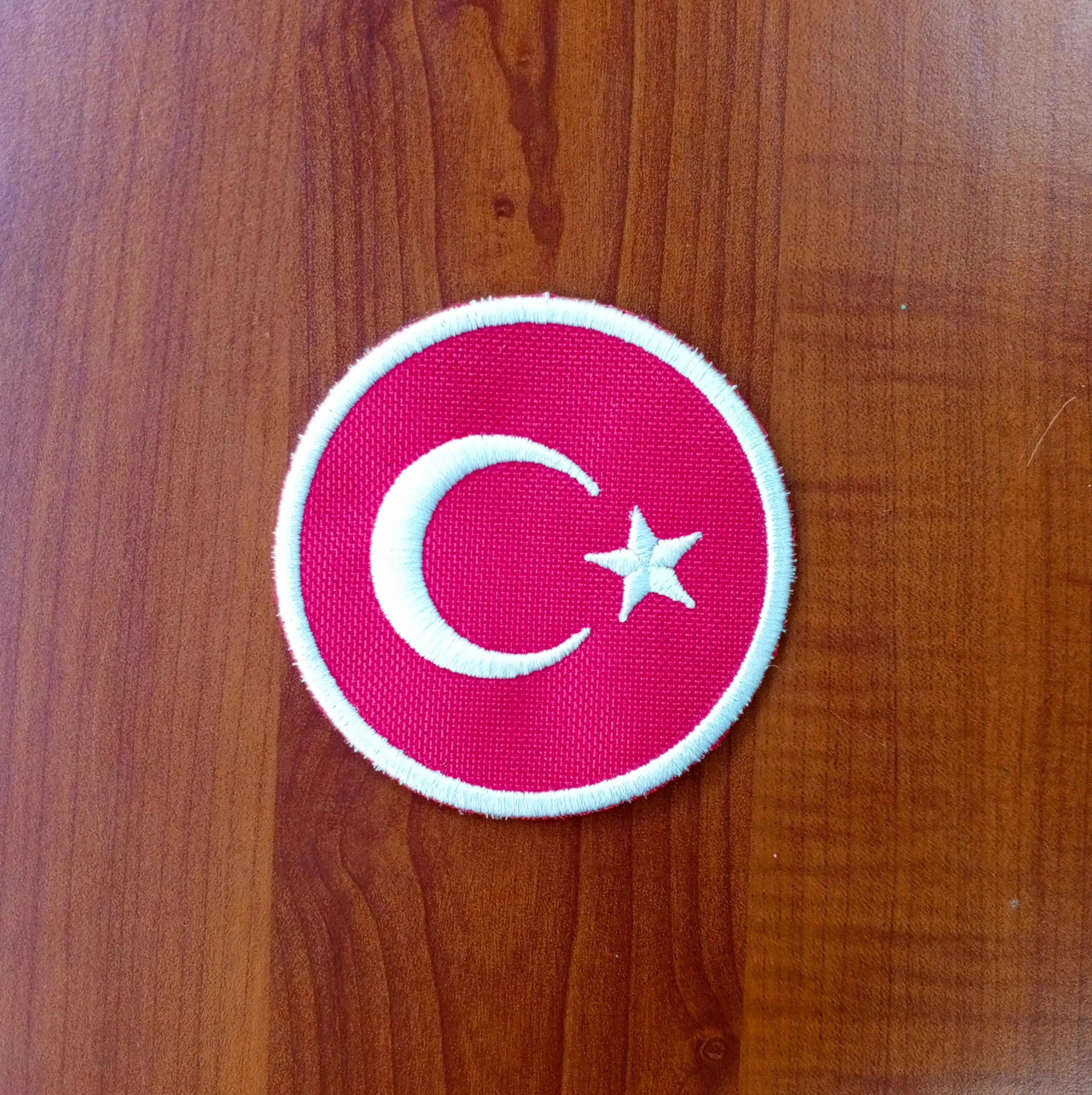 Yuvarlak Beyaz Çerçeveli Türk Bayrağı