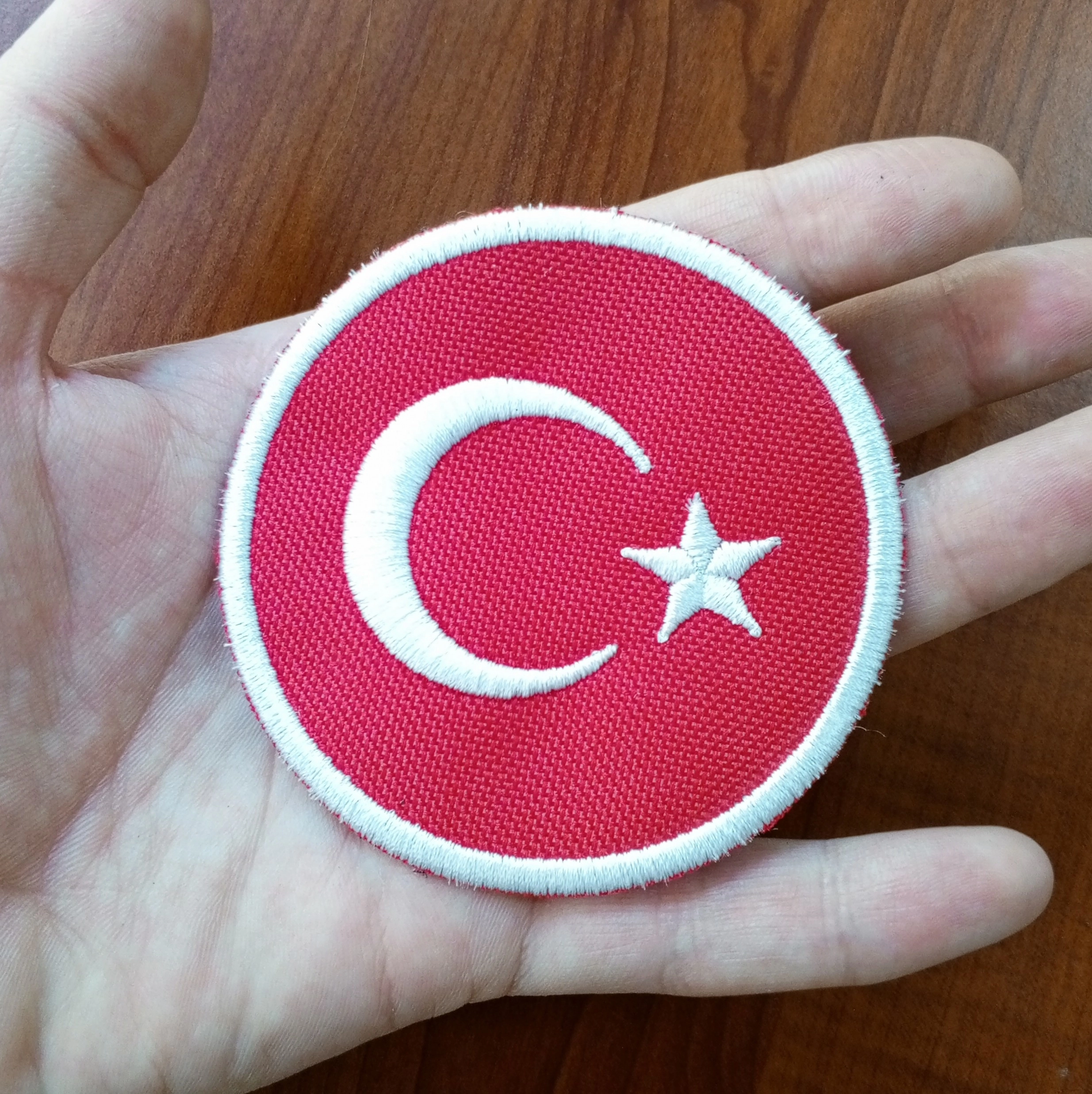 Yuvarlak Beyaz Çerçeveli Türk Bayrağı